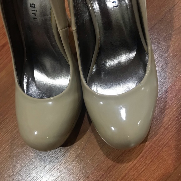 🤩LIKE NEW! Madden Girl | Nude Platform Heels 7.5 - Picture 4 of 9